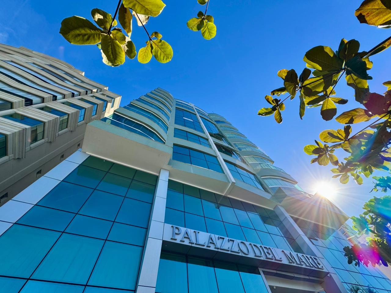 Apartamento com vista para o mar à venda com 240m² por R$ 8.000.000,00 - Invicta Itapema - Assessoria Imobiliária