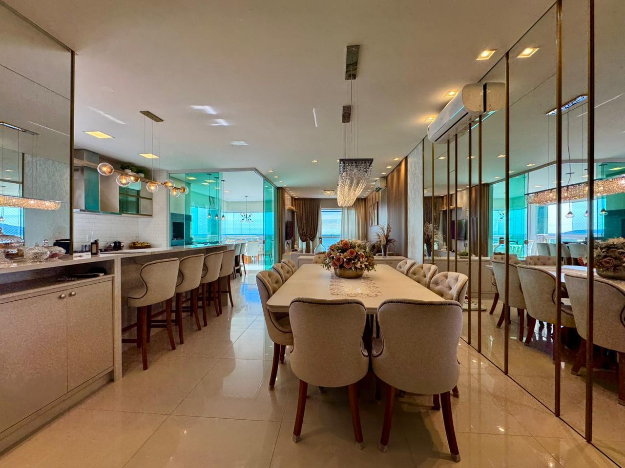 Apartamento à venda com 4 quartos, 240.00m² - Meia Praia,Itapema
