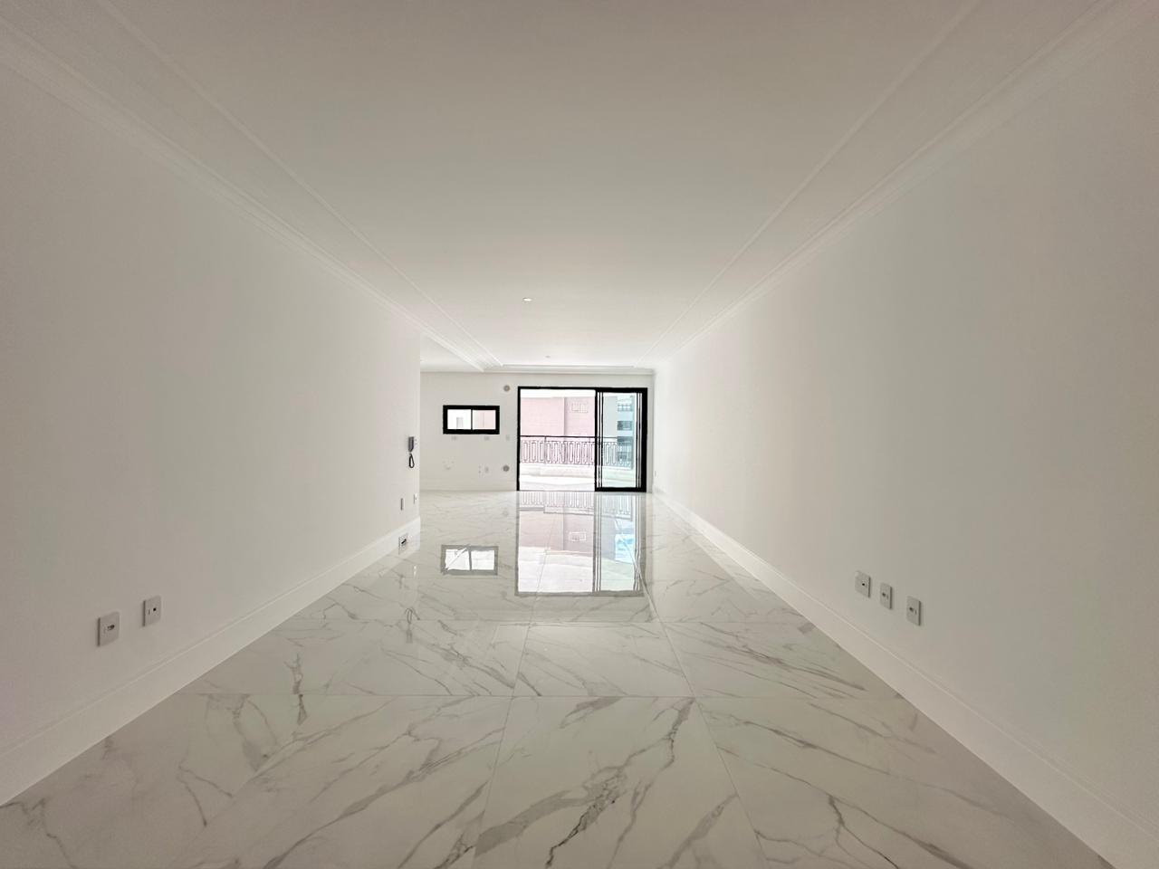  - Apartamento à venda com 185m² por R$ 3.300.000,00