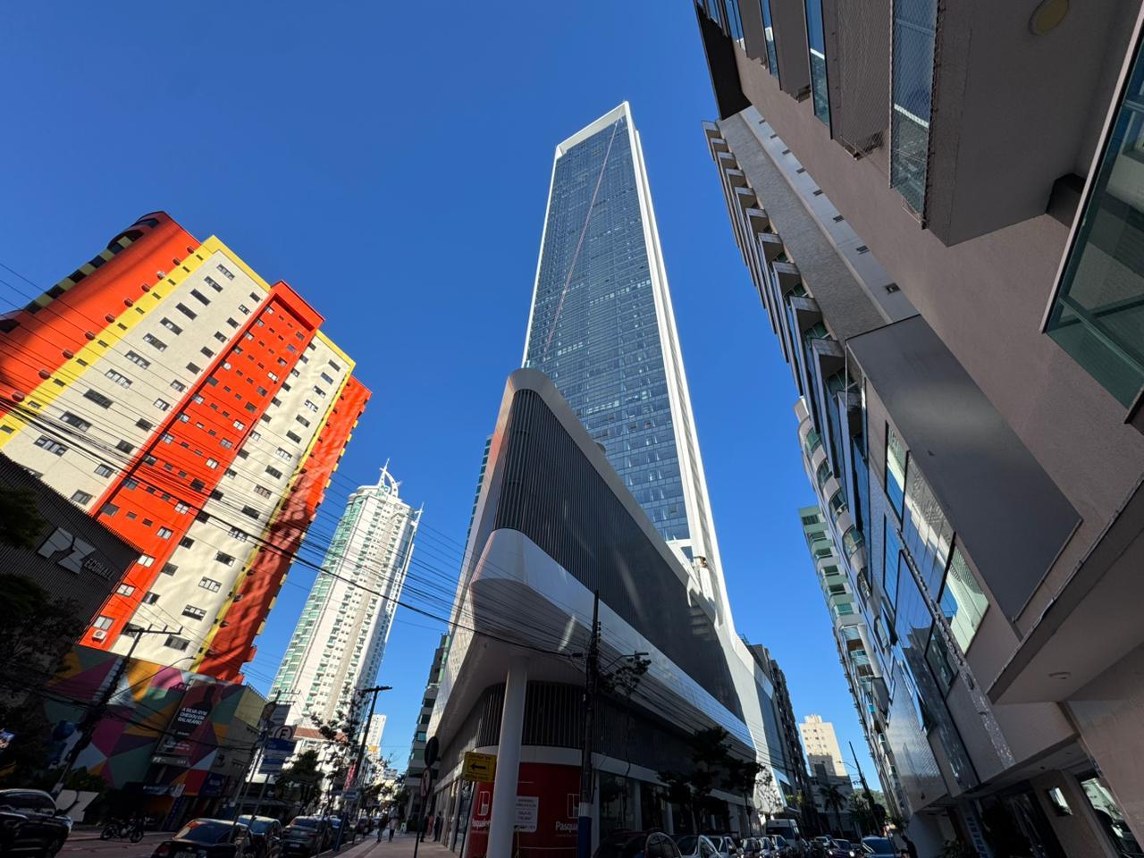 Apartamento com vista para o mar à venda com 171m² por R$ 5.900.000,00 - Invicta Itapema - Assessoria Imobiliária