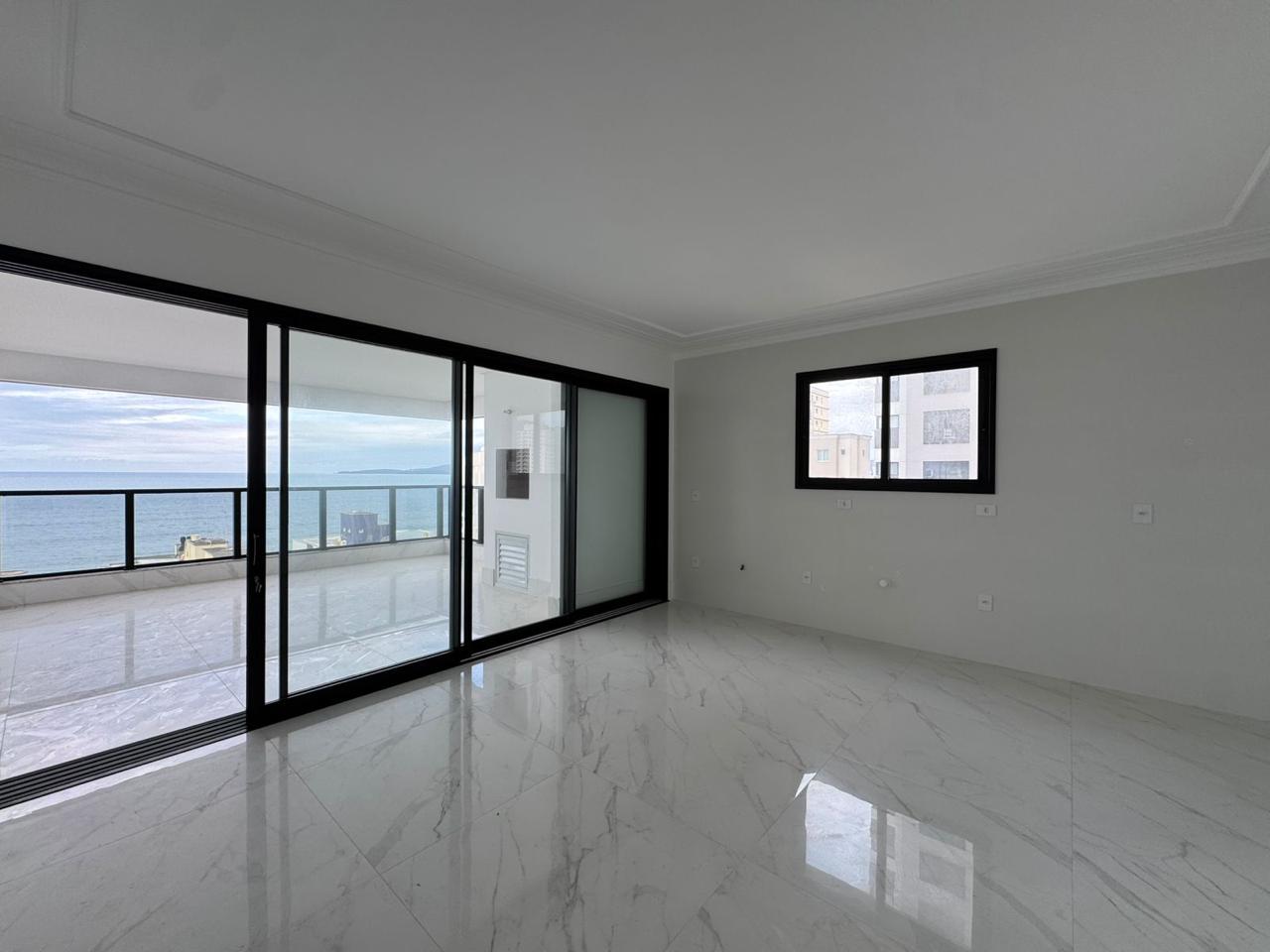  - Apartamento com vista para o mar à venda com 210m² por R$ 4.400.000,00