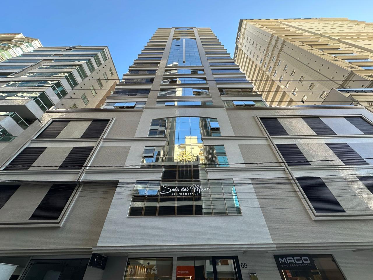 Apartamento à venda com 140m² por R$ 2.600.000,00 - Invicta Itapema - Assessoria Imobiliária