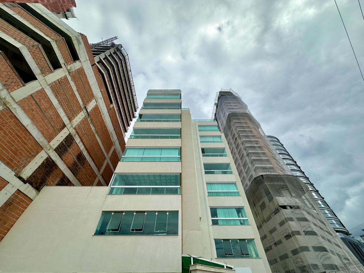 Apartamento, 3 quartos, 180 m² - Foto 1