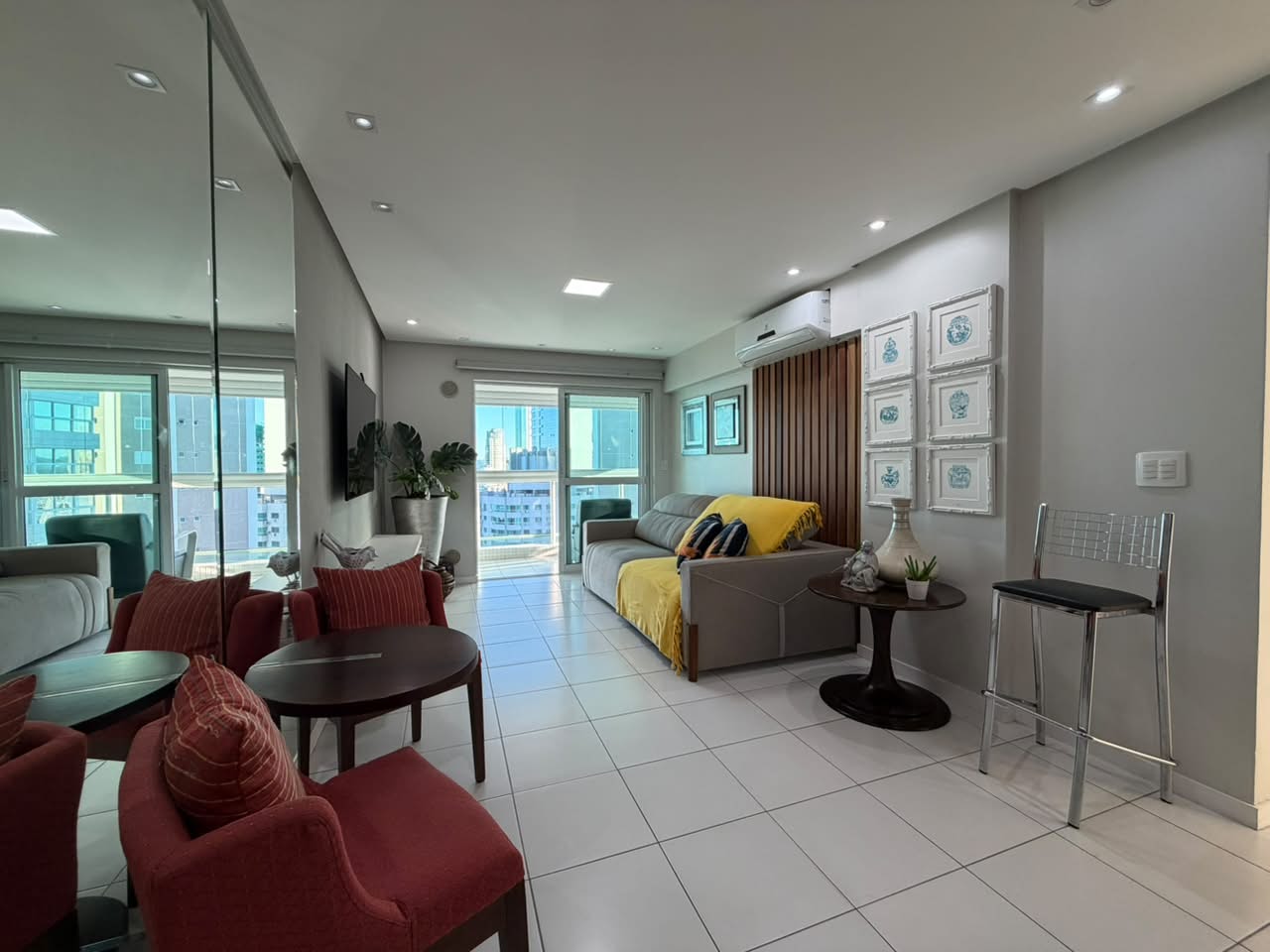  - Apartamento à venda com 90m² por R$ 2.150.000,00
