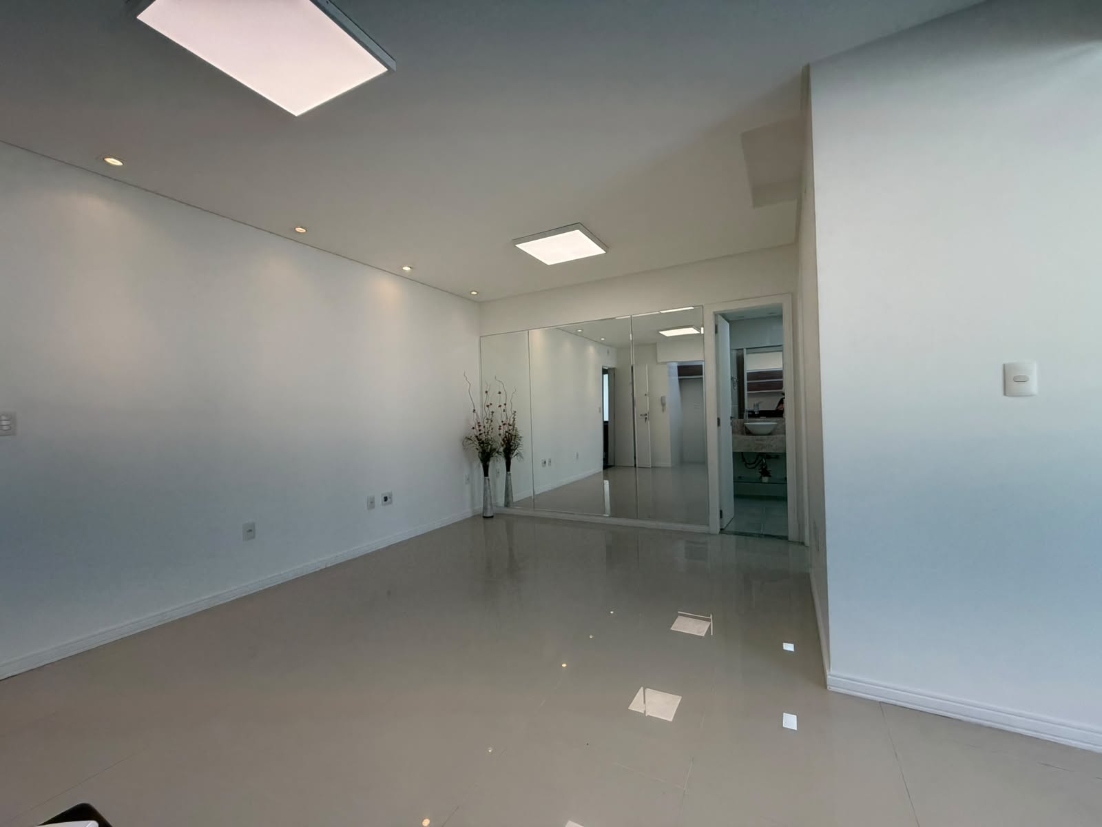 Apartamento, 1 quarto, 63 m² - Foto 4