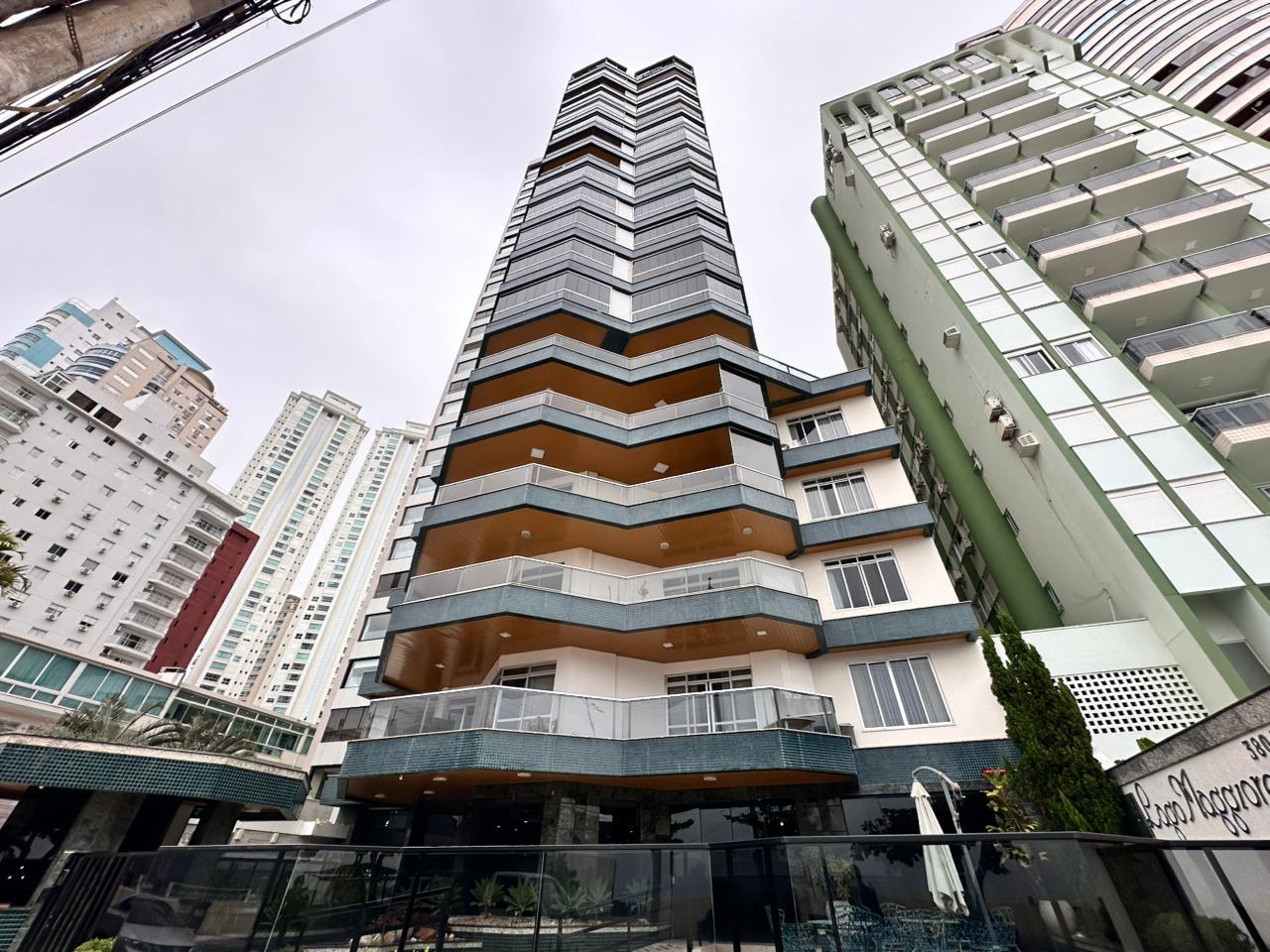 Apartamento com vista para o mar à venda com 1102m² por R$ 2.590.000,00 - Invicta Itapema - Assessoria Imobiliária