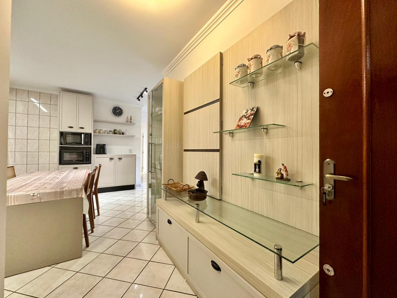 Apartamento à venda com 3 quartos, 120.00m² - Meia Praia,Itapema