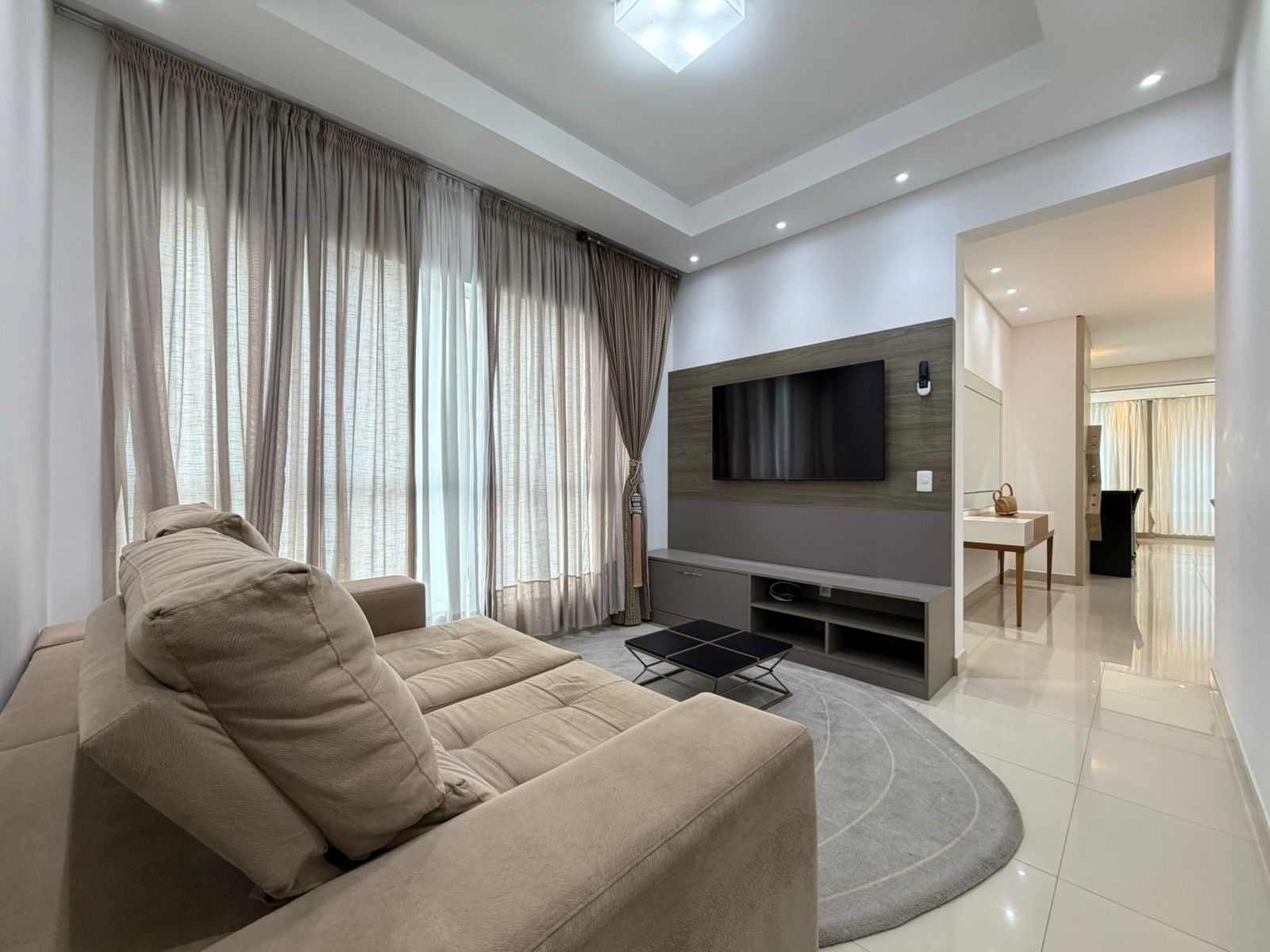 Apartamento à venda com 3 quartos, 142.00m² - Meia Praia,Itapema