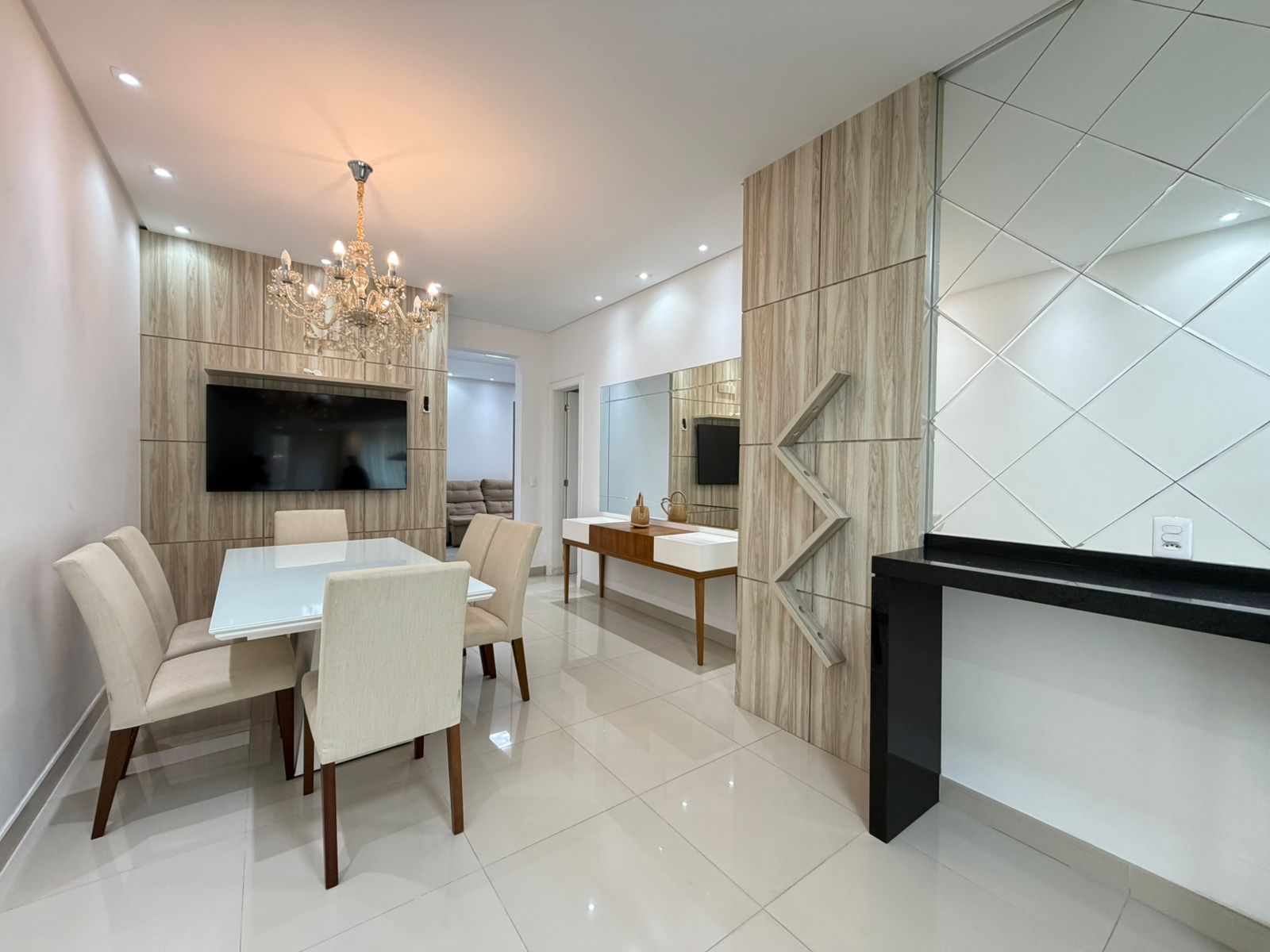 Apartamento à venda com 3 quartos, 142.00m² - Meia Praia,Itapema
