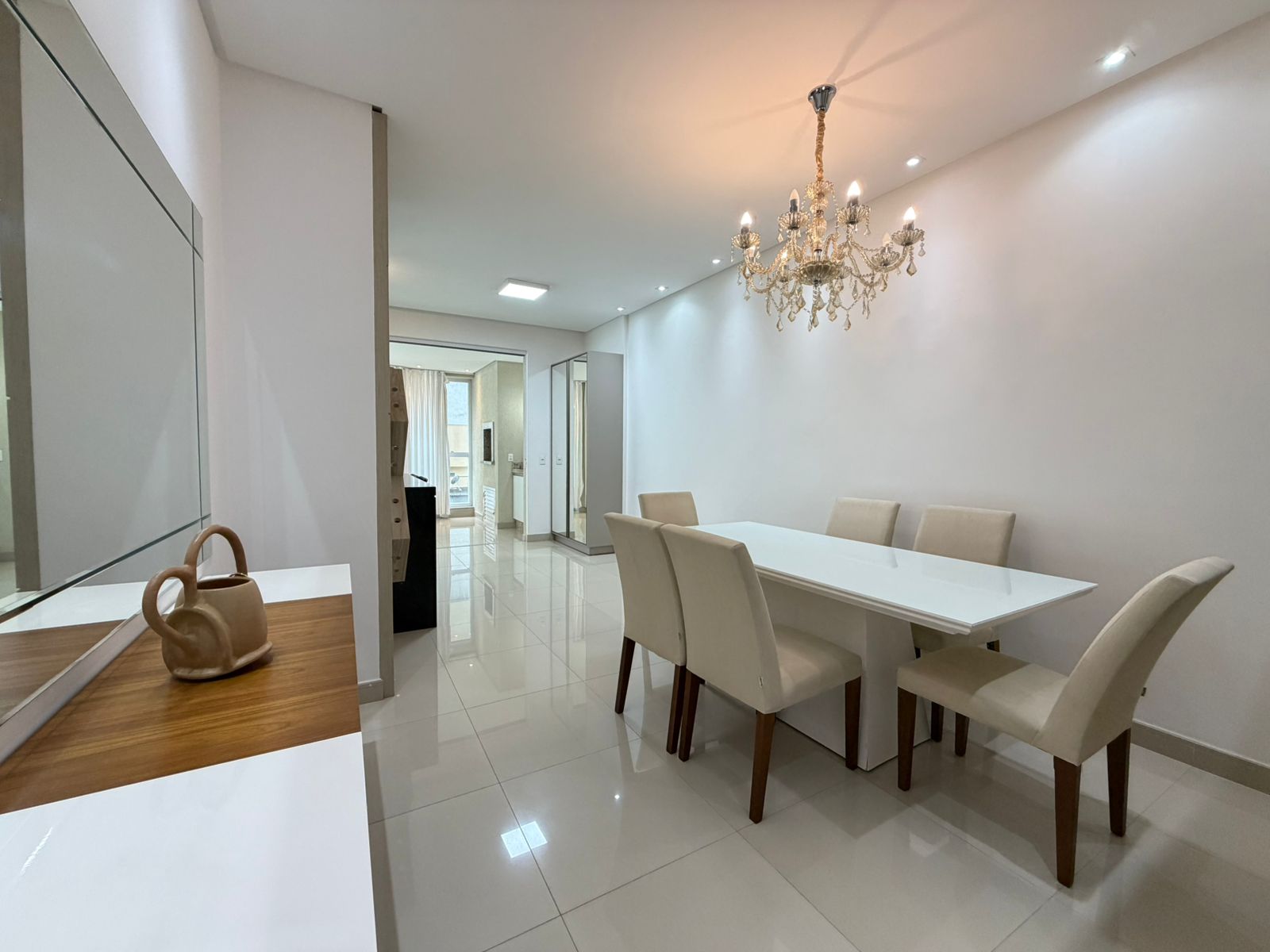 Apartamento à venda com 3 quartos, 142.00m² - Meia Praia,Itapema