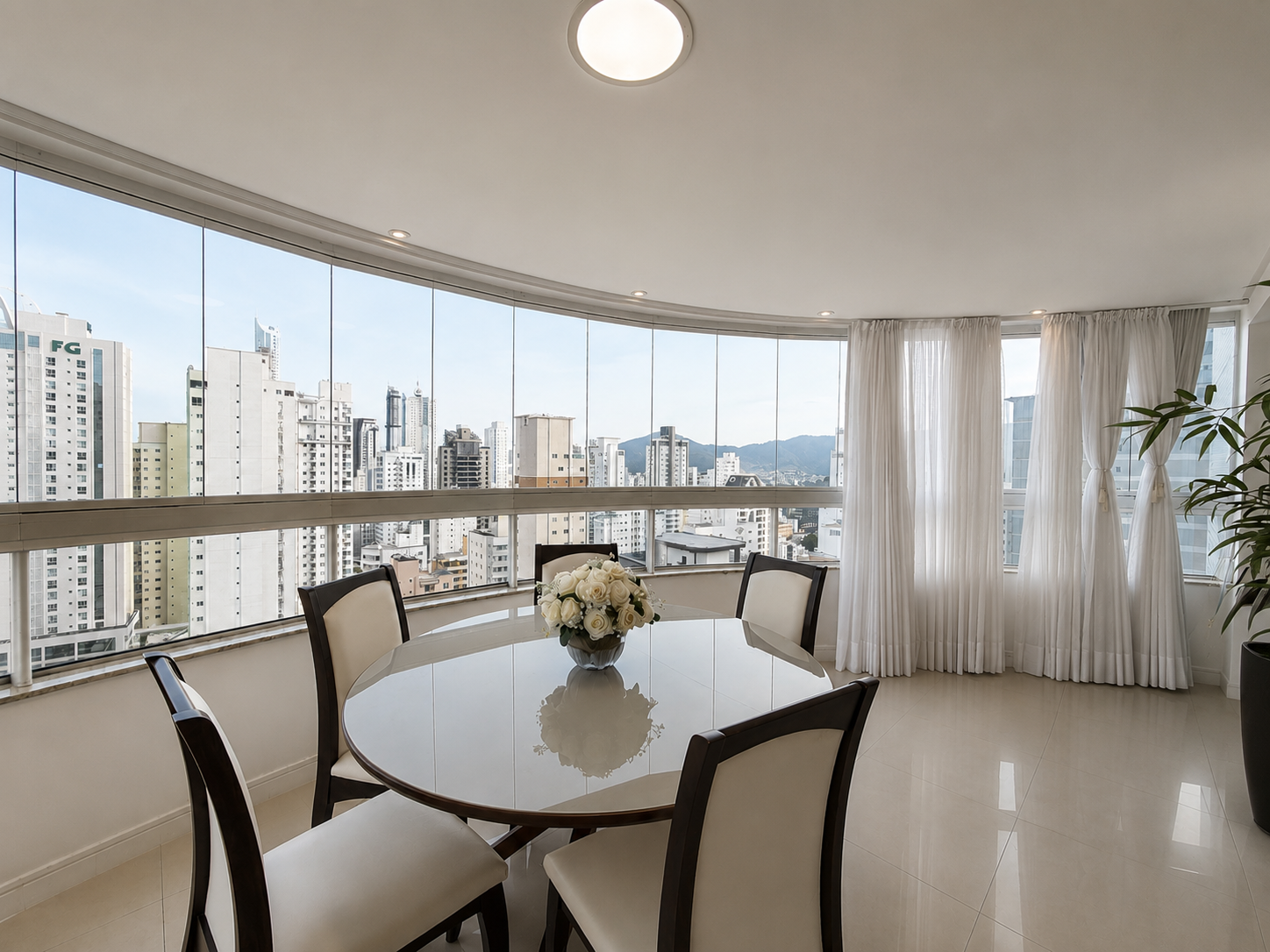  - Apartamento à venda em Balneário Camboriú, Pioneiros, com 3 quartos, 139m²