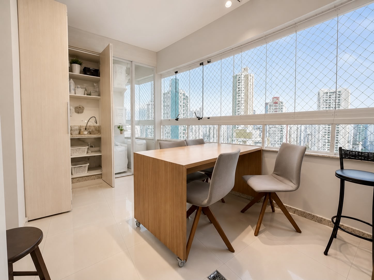 Apartamento à venda em Balneário Camboriú, com 3 quartos, 126m² - Invicta Itapema - Assessoria Imobiliária
