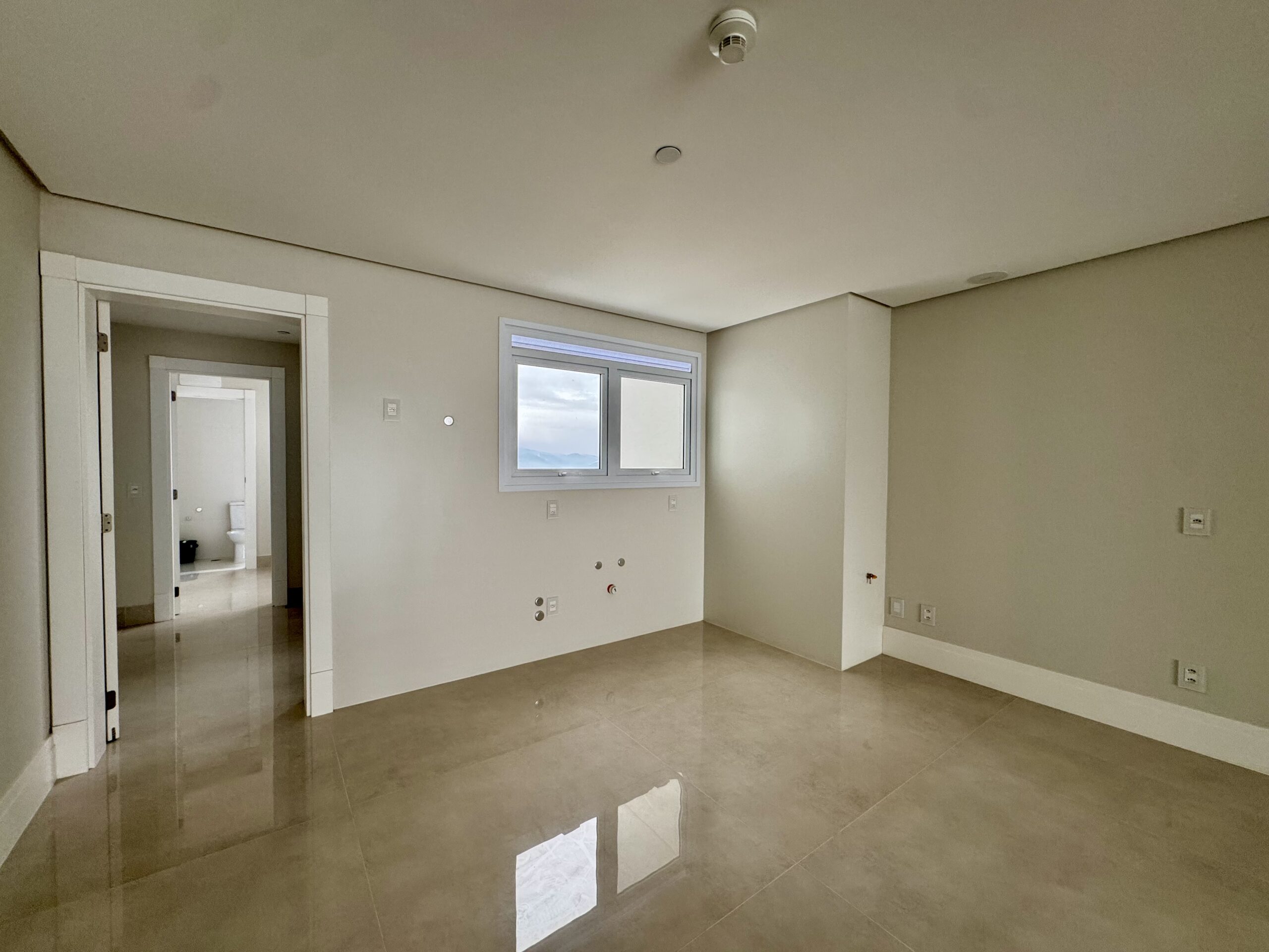  - Apartamento à venda, com 4 Suítes Vista Mar  216.59m² Privativos em Balneário Camboriú SC