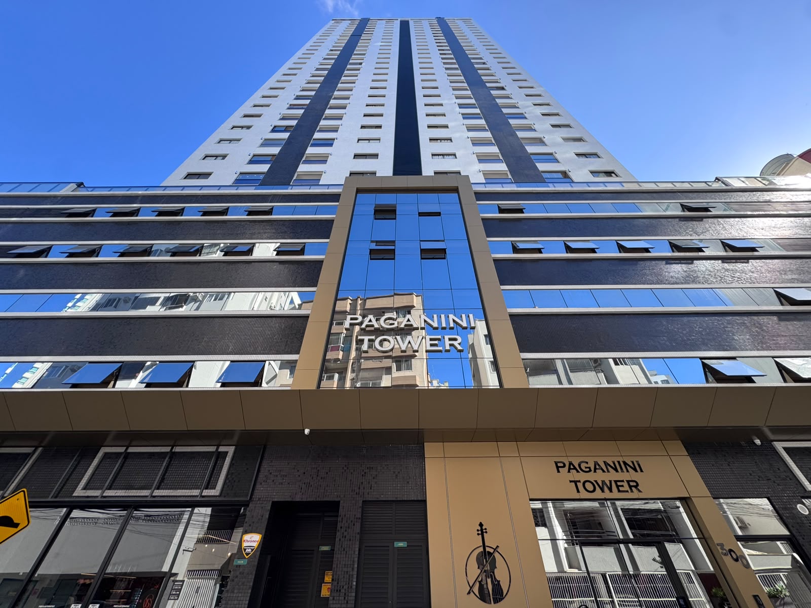  - Apartamento à venda em Balneário Camboriú, Centro, com 3 quartos, 105m²