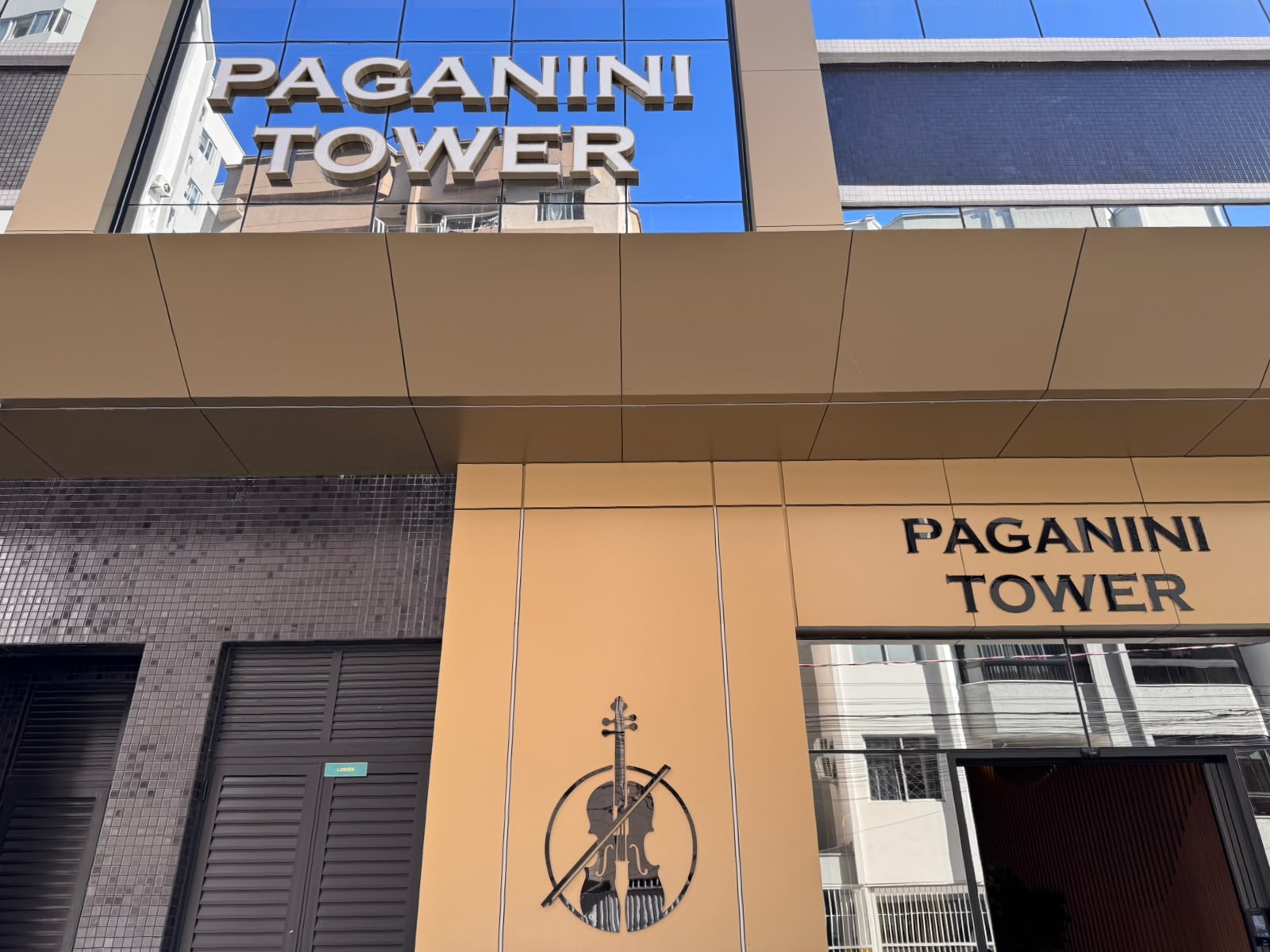  - Apartamento à venda em Balneário Camboriú, Centro, com 3 quartos, 105m²
