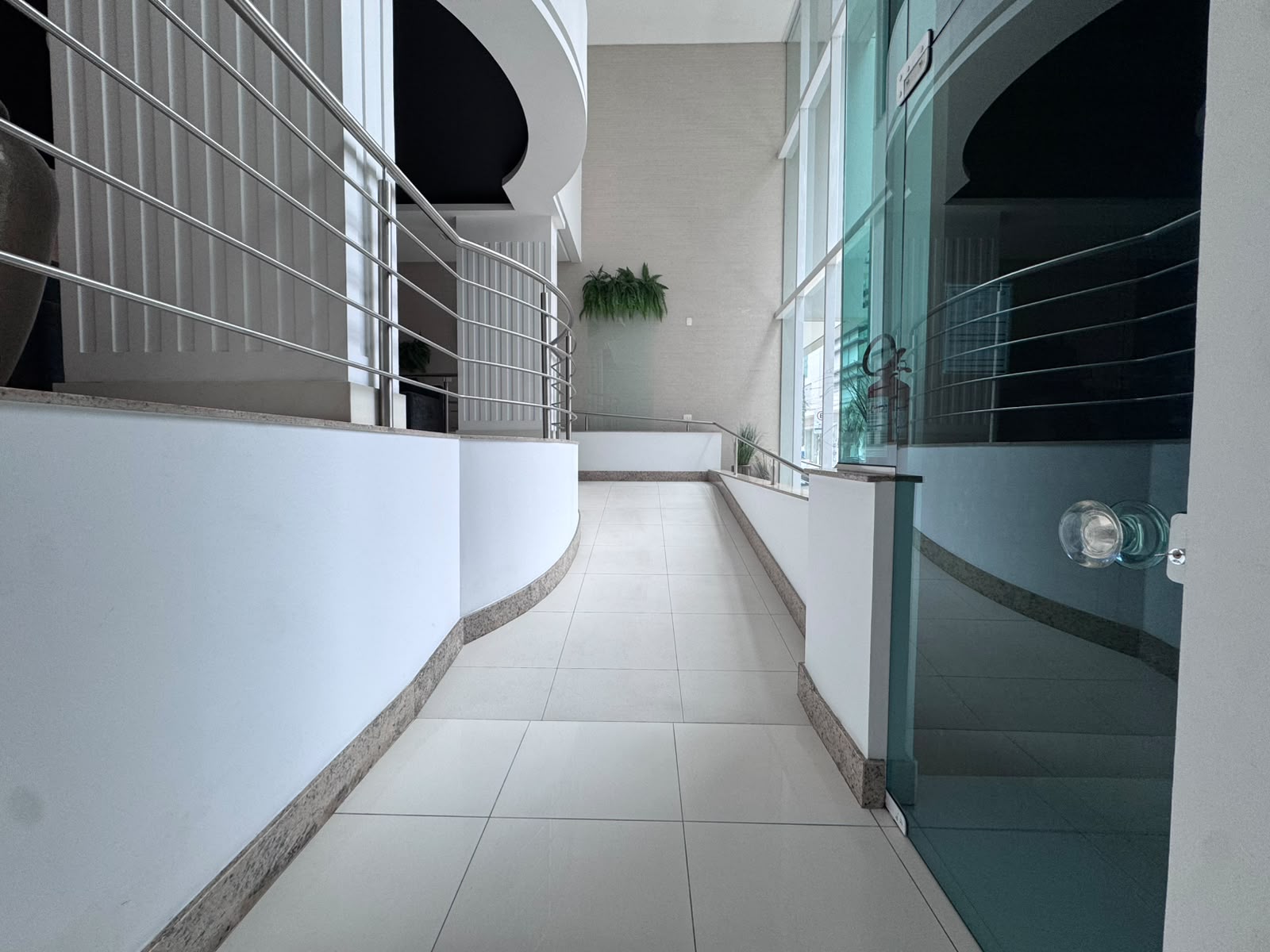  - Apartamento à venda em Balneário Camboriú, com 3 quartos, 122m²