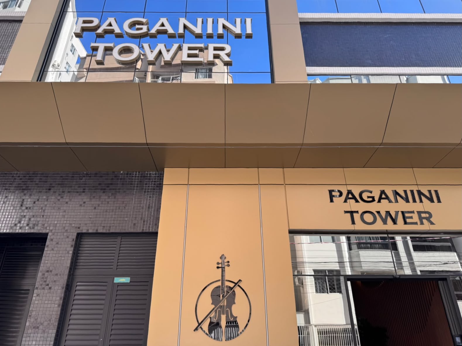  - Apartamento à venda em Balneário Camboriú, Centro, com 2 quartos, 90m²