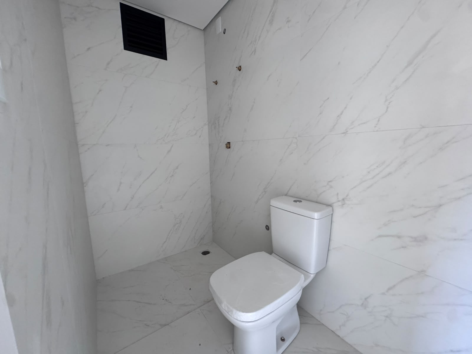  - Apartamento à venda com 2 suítes 135m² Privativos  Balneário Camboriú, Nações