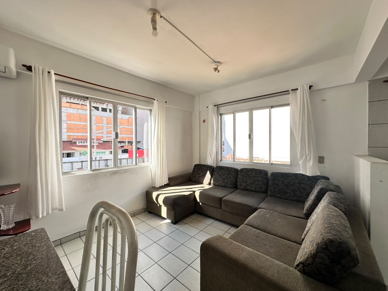  - Apartamento à venda em Itapema, Centro, com 2 quartos, 60m²