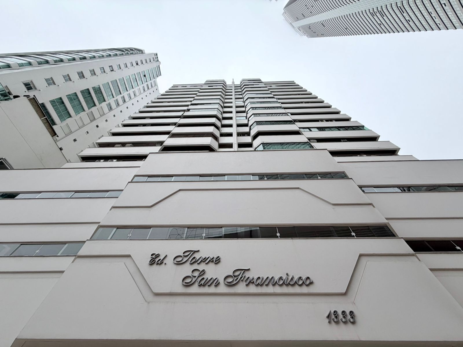 Apartamento com vista para o mar à venda com 142m² por R$ 2.500.000,00 - Invicta Itapema - Assessoria Imobiliária