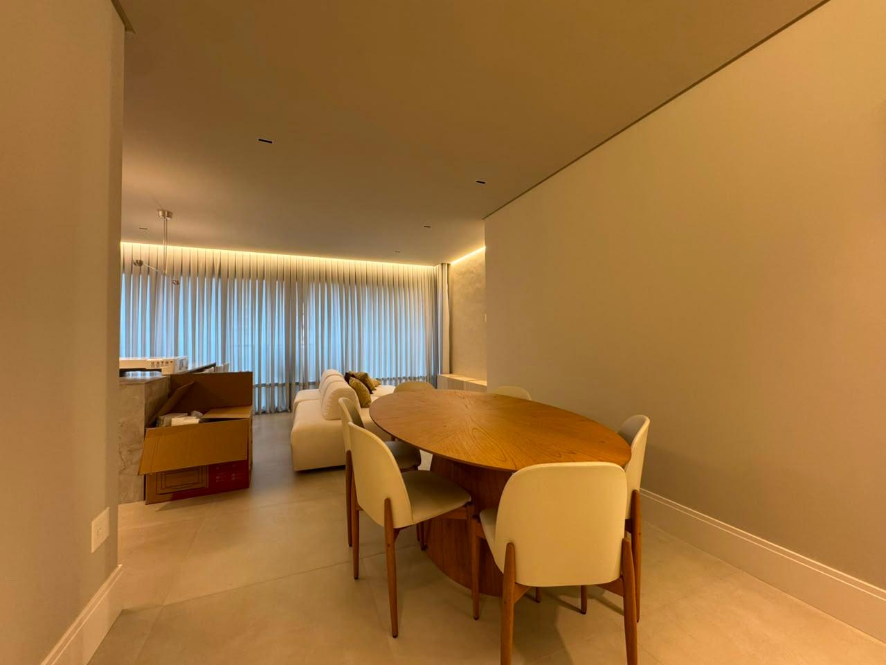  - Apartamento à Venda com 4 Suítes 138.07m² Privativos por R$ 4.200.000,00 em Balneário Camboriú SC