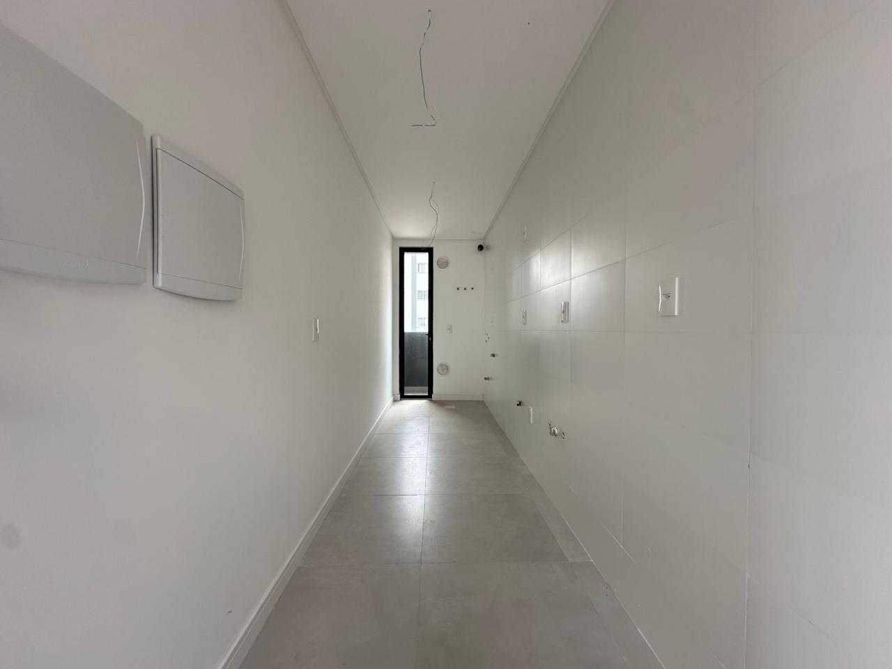  - Apartamento à Venda com 2 Suítes 77m² Privativos  por R$ 899.000,00 em Perequê Porto Belo SC