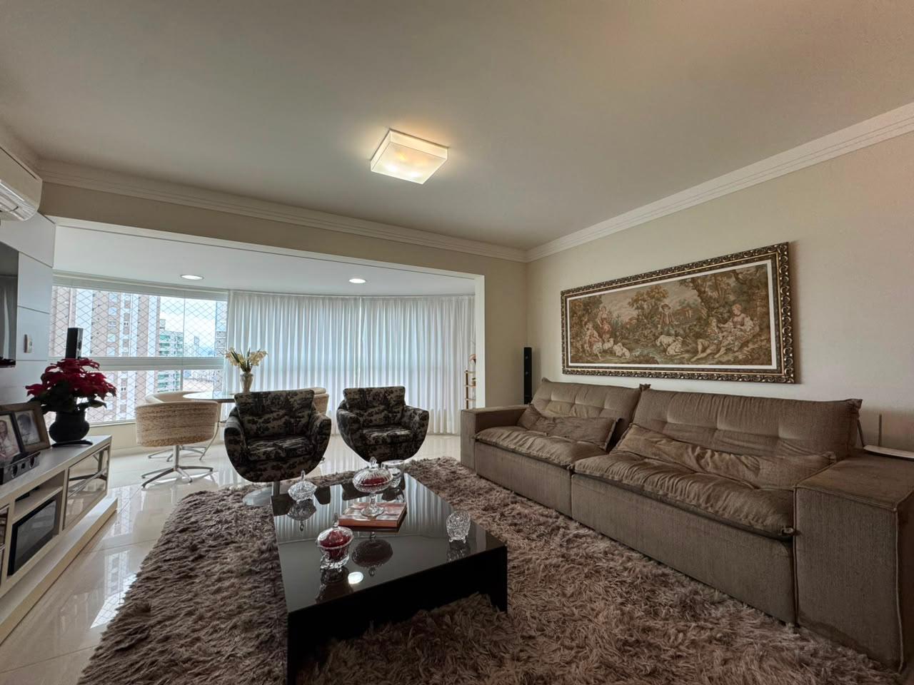 Apartamento à venda com 3 quartos, 135.00m² - Pioneiros,Balneário Camboriú