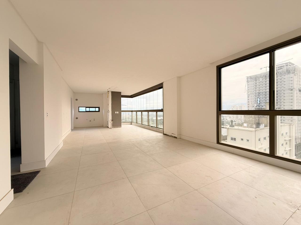  - Apartamento à venda com 135m² por R$ 2.250.000,00