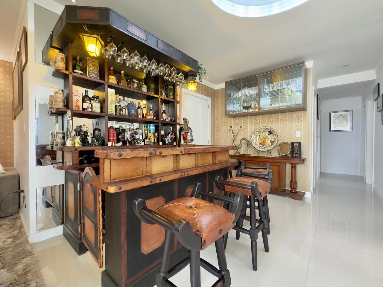  - Apartamento à venda com 135m² por R$ 2.650.000,00