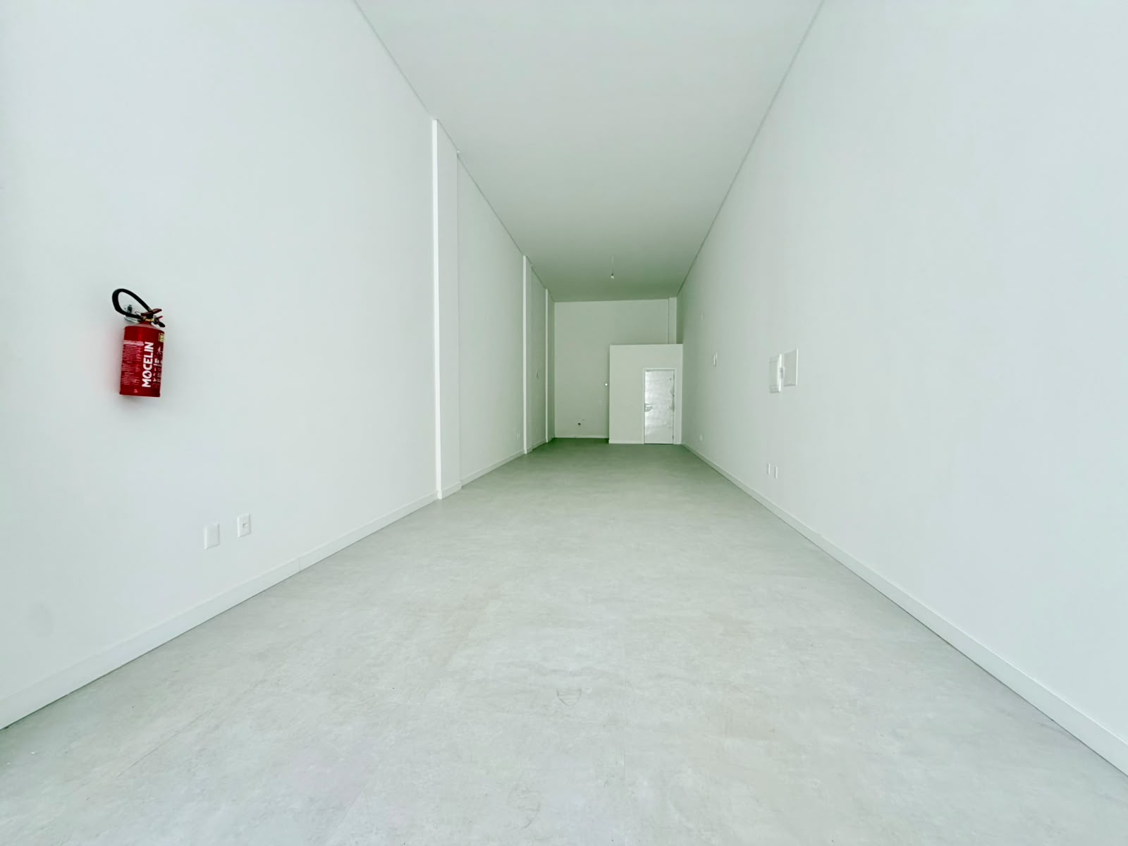  - Sala Comercial à venda com 76m² por R$ 950.000,00