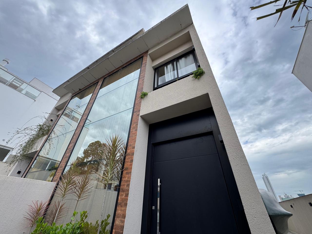 Casa à venda com 3 quartos - Ariribá ,Balneário Camboriú 