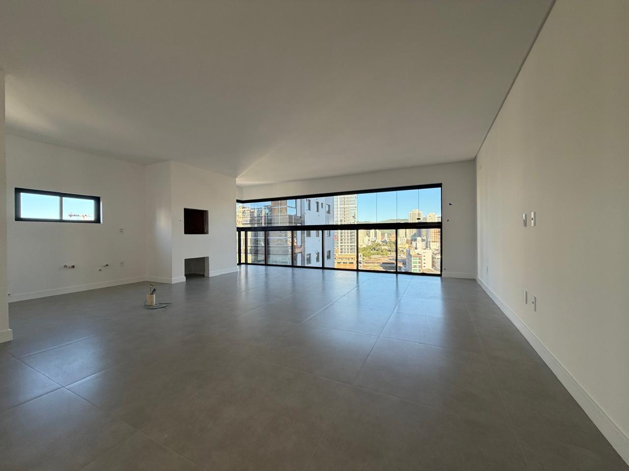  - Apartamento à Venda com 3 Suítes 127m² Privativos R$ 1.750.000,00 em Porto Belo SC