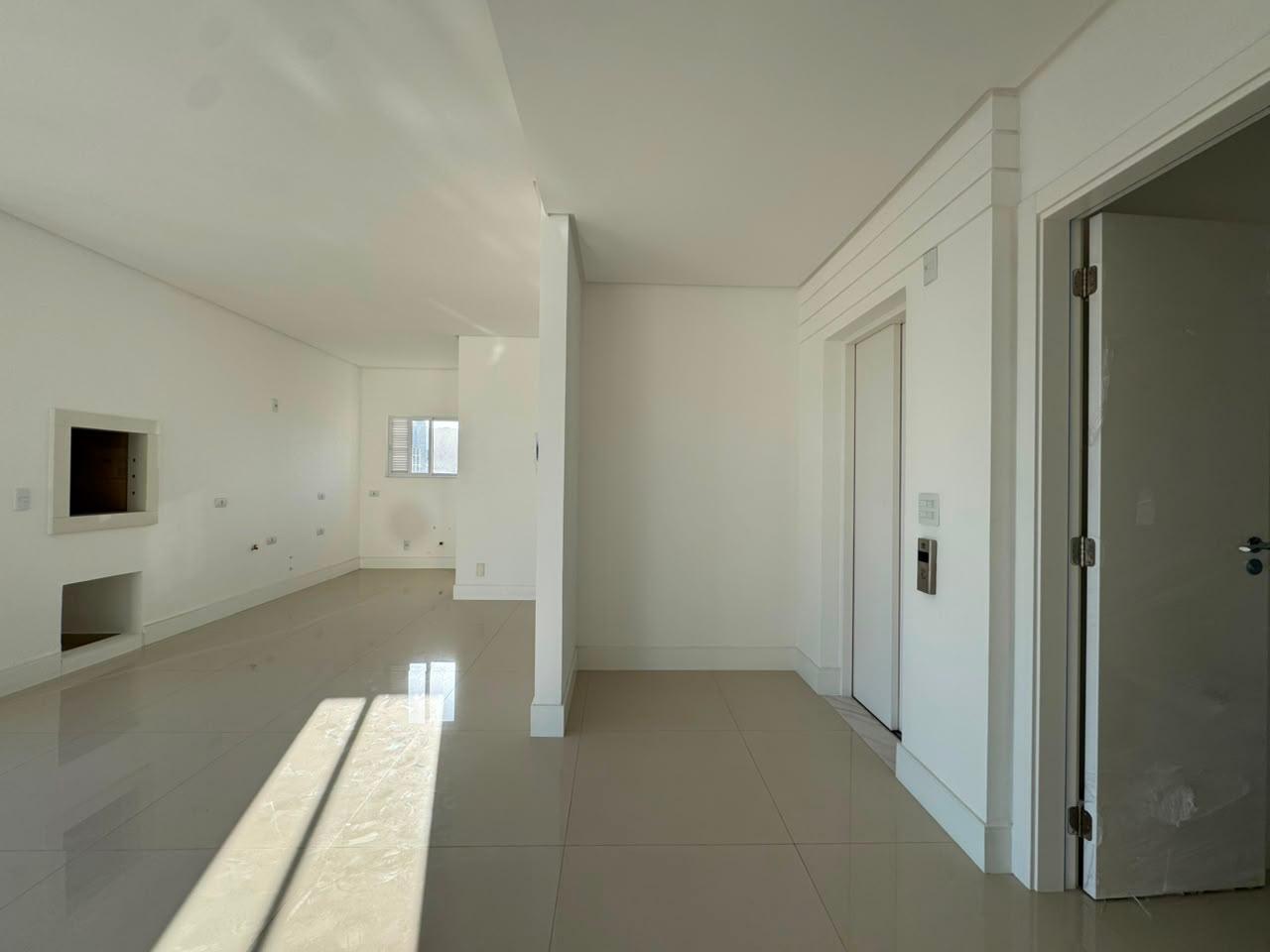  - Apartamento à Venda com 3 Suítes 123.22m² Privativos por R$ 2.100.000,00 em Balneário Camboriú SC