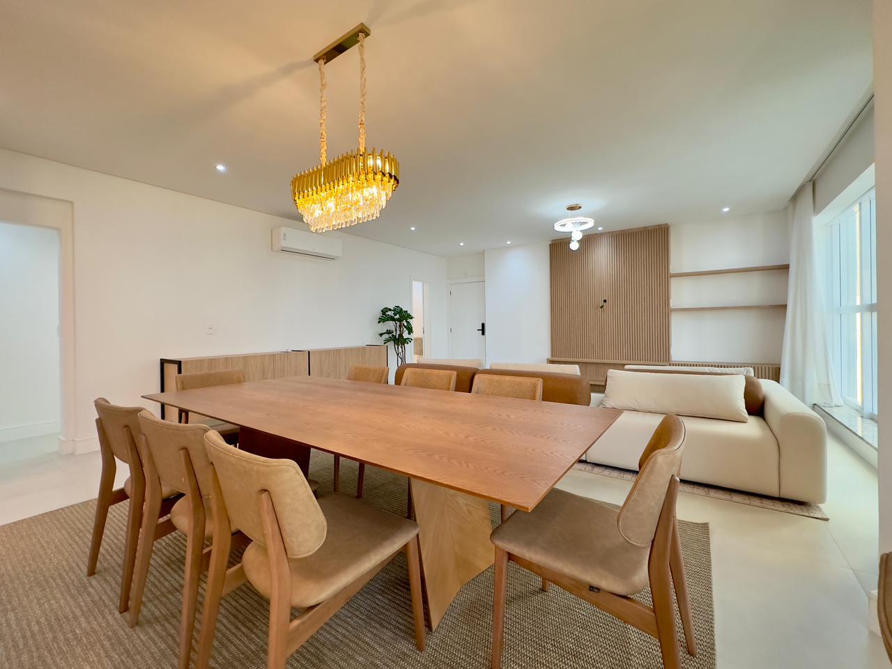  - Apartamento à Venda com 4 Suítes 175m² Privativos por R$ 3.550.000,00 em Meia Praia de Itapema SC
