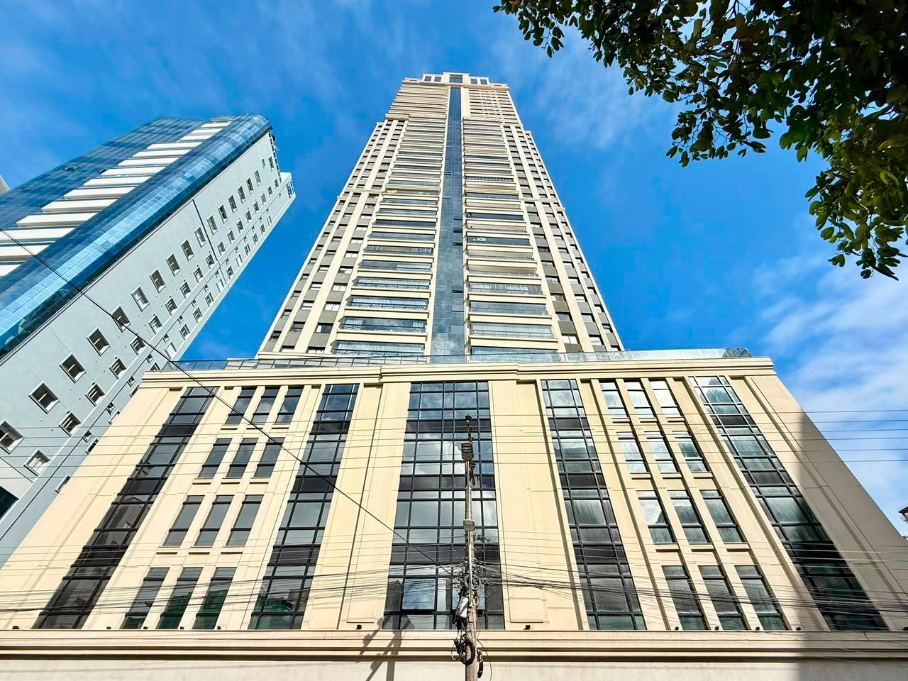 Apartamento com vista para o mar à venda com 180m² por R$ 4.450.000,00 - Invicta Itapema - Assessoria Imobiliária