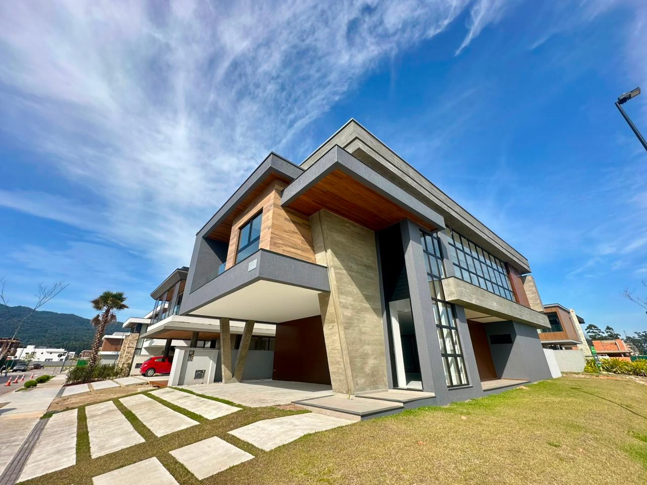 Casa, 4 quartos, 354 m² - Foto 1
