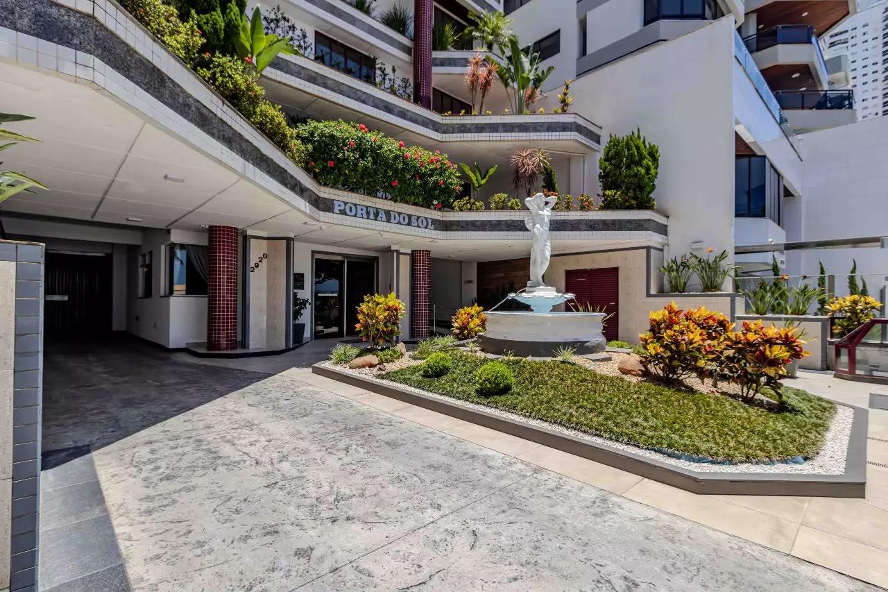  - Apartamento à venda em Balneário Camboriú, Centro, com 2 quartos, 116m²