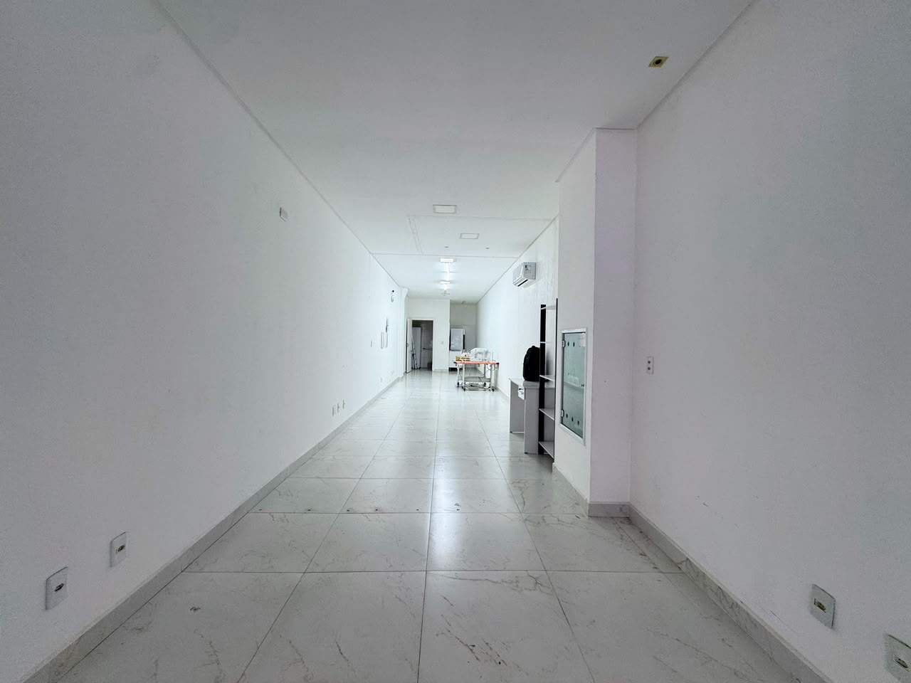  - Sala Comercial à venda com 57.44m² por R$ 750.000,00