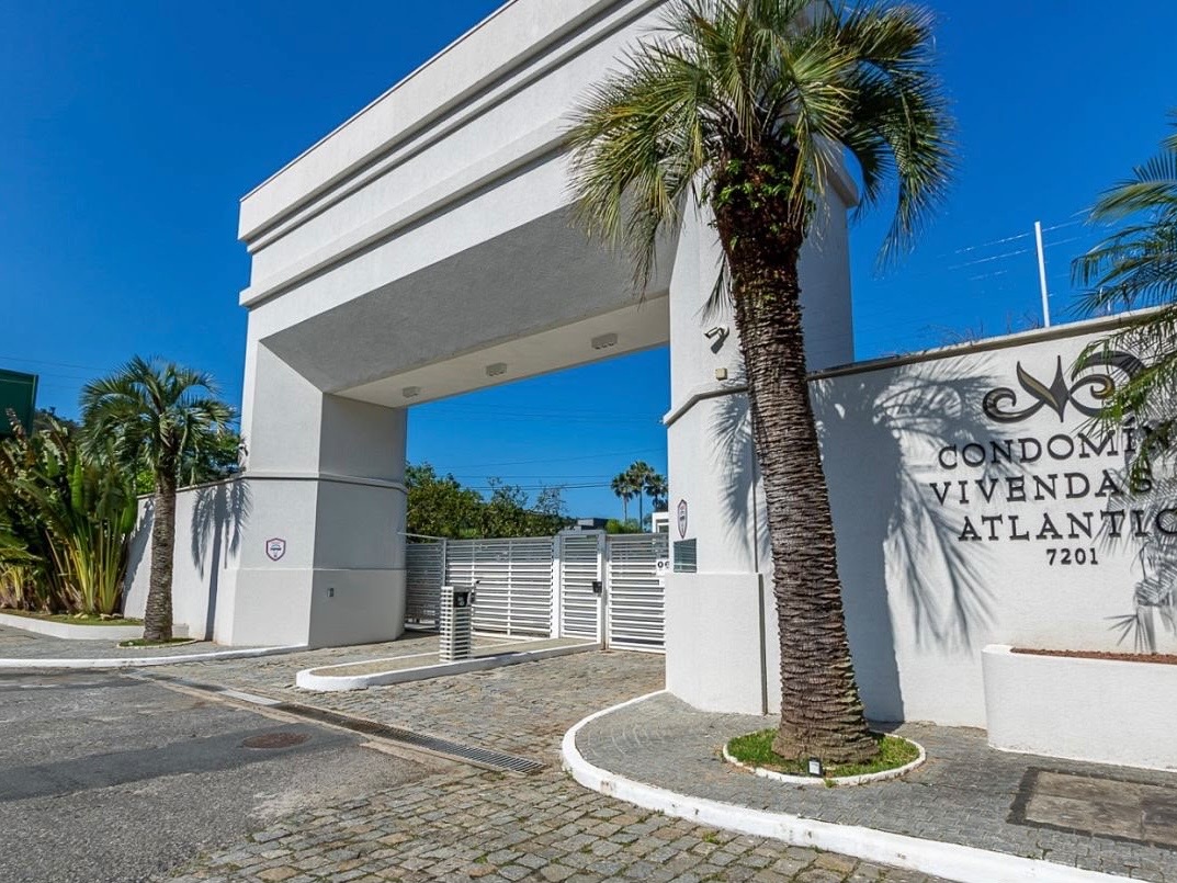 Terreno à venda em Balneário Camboriú, Praia do Estaleiro, 525m² - Invicta Itapema - Assessoria Imobiliária