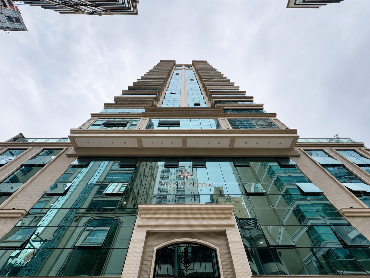 Apartamento à venda em Itapema, Meia praia, com 3 quartos, 145m² - Invicta Itapema - Assessoria Imobiliária