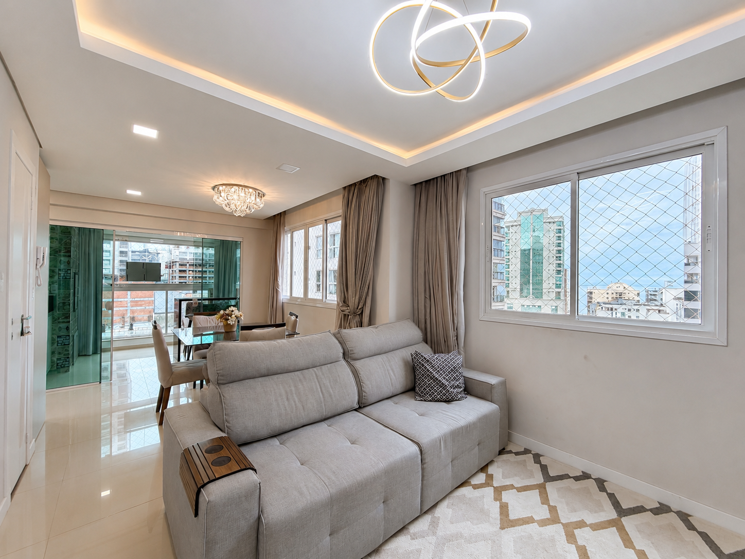 Apartamento à venda com 3 quartos, 100.00m² - Centro,Itapema