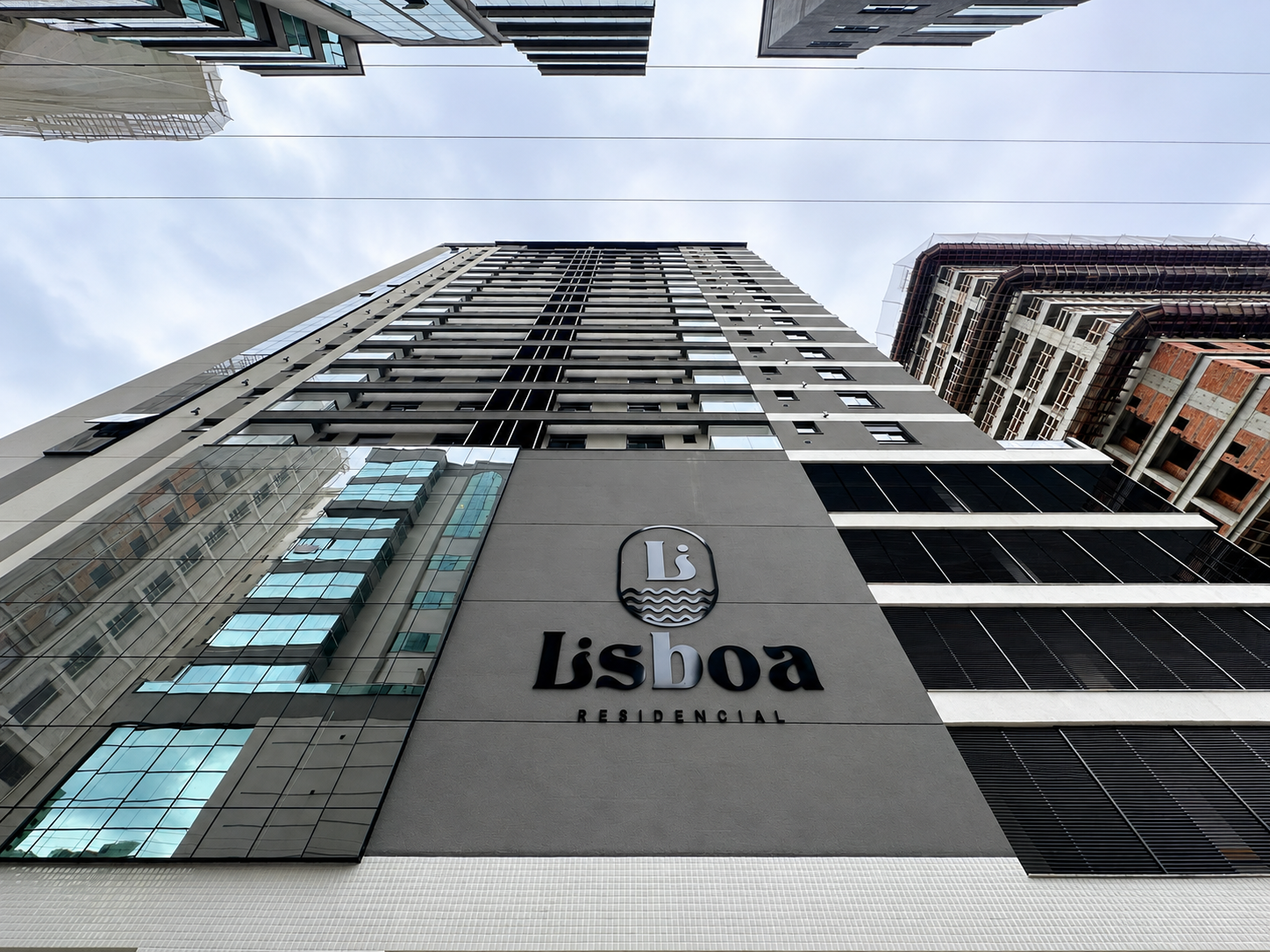 Apartamento à venda com 69m² por R$ 999.000,00 - Invicta Itapema - Assessoria Imobiliária