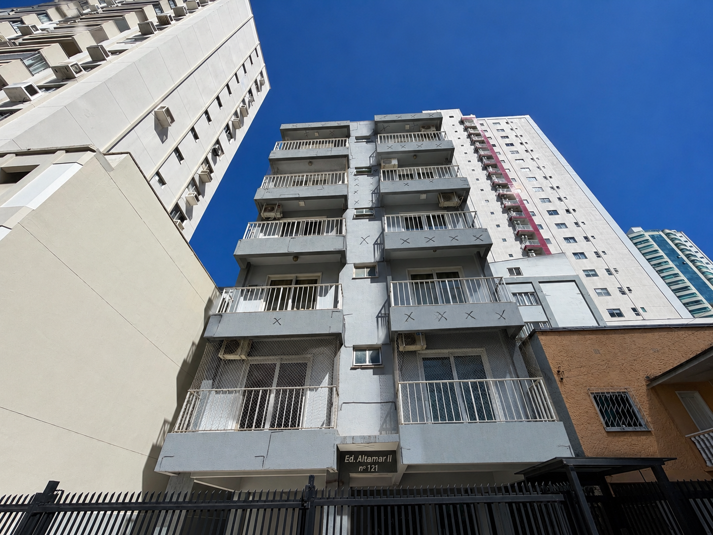 Apartamento à venda com 45m² por R$ 700.000,00 - Invicta Itapema - Assessoria Imobiliária