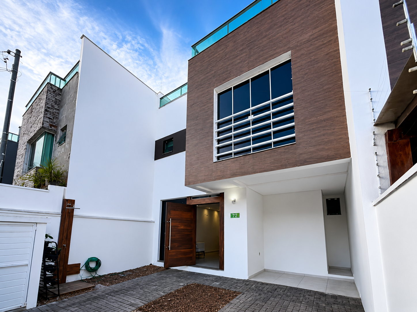  - Casa à venda em Balneário Camboriú, Praia dos Amores, com 3 quartos, 189m²