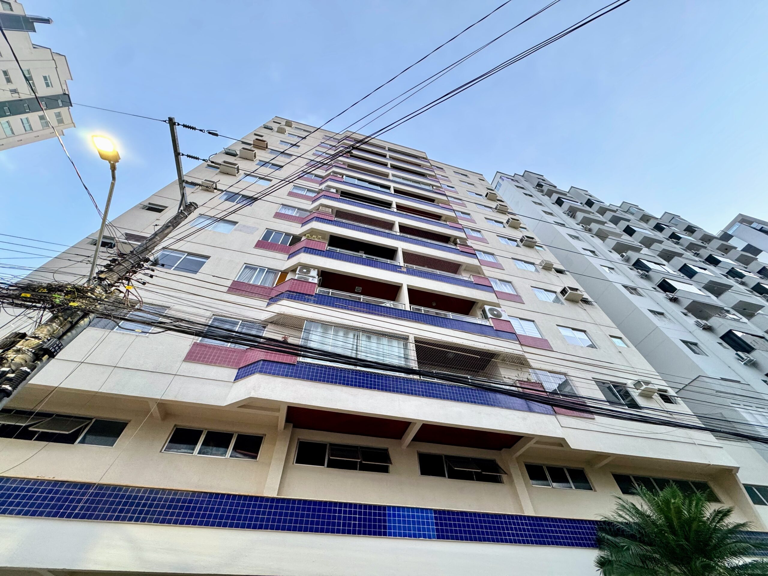 Apartamento à venda em Balneário Camboriú, Centro, com 3 quartos, 111m² - Invicta Itapema - Assessoria Imobiliária