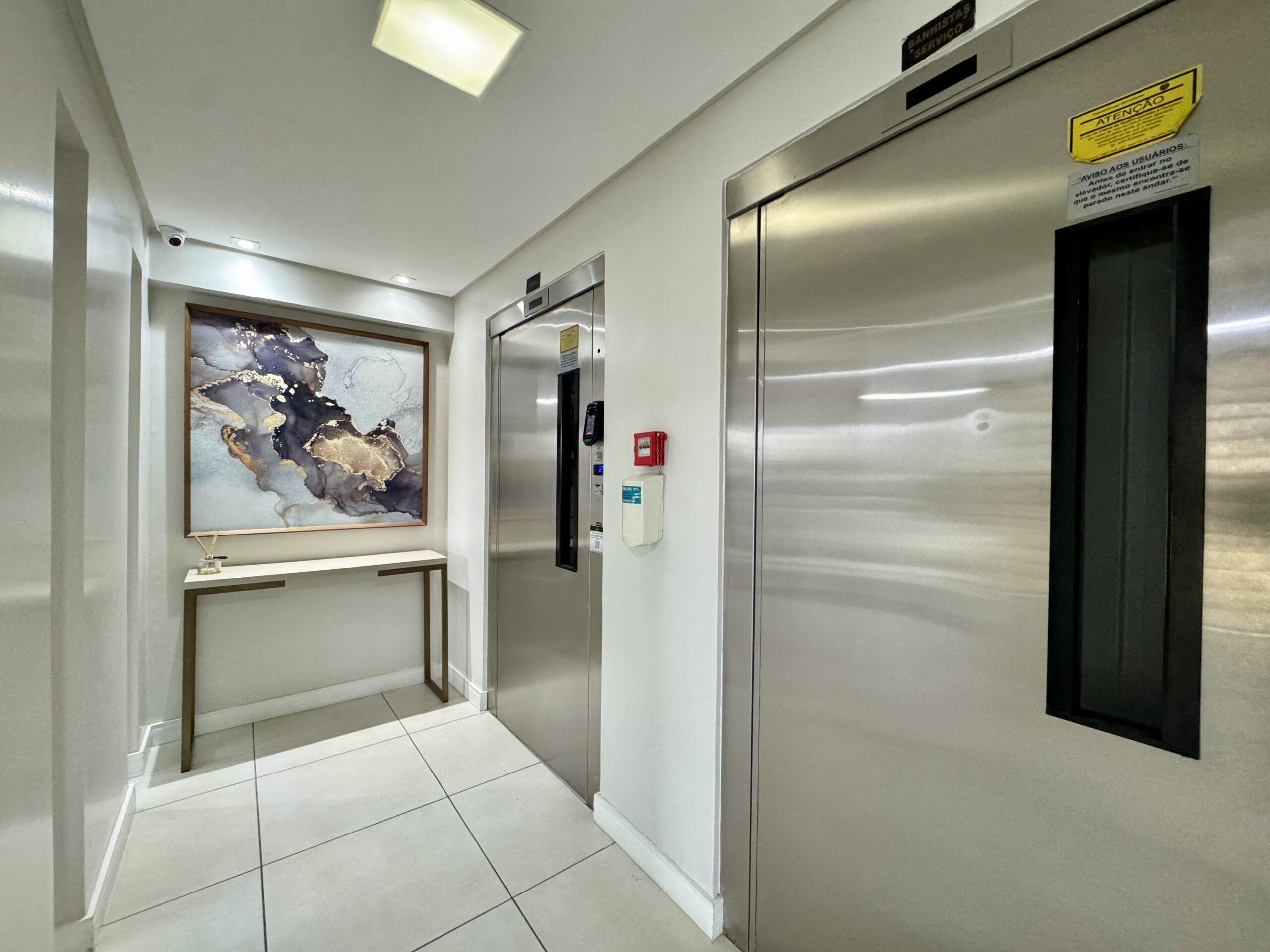  - Apartamento à venda em Balneário Camboriú, Centro, com 2 quartos, 80m²