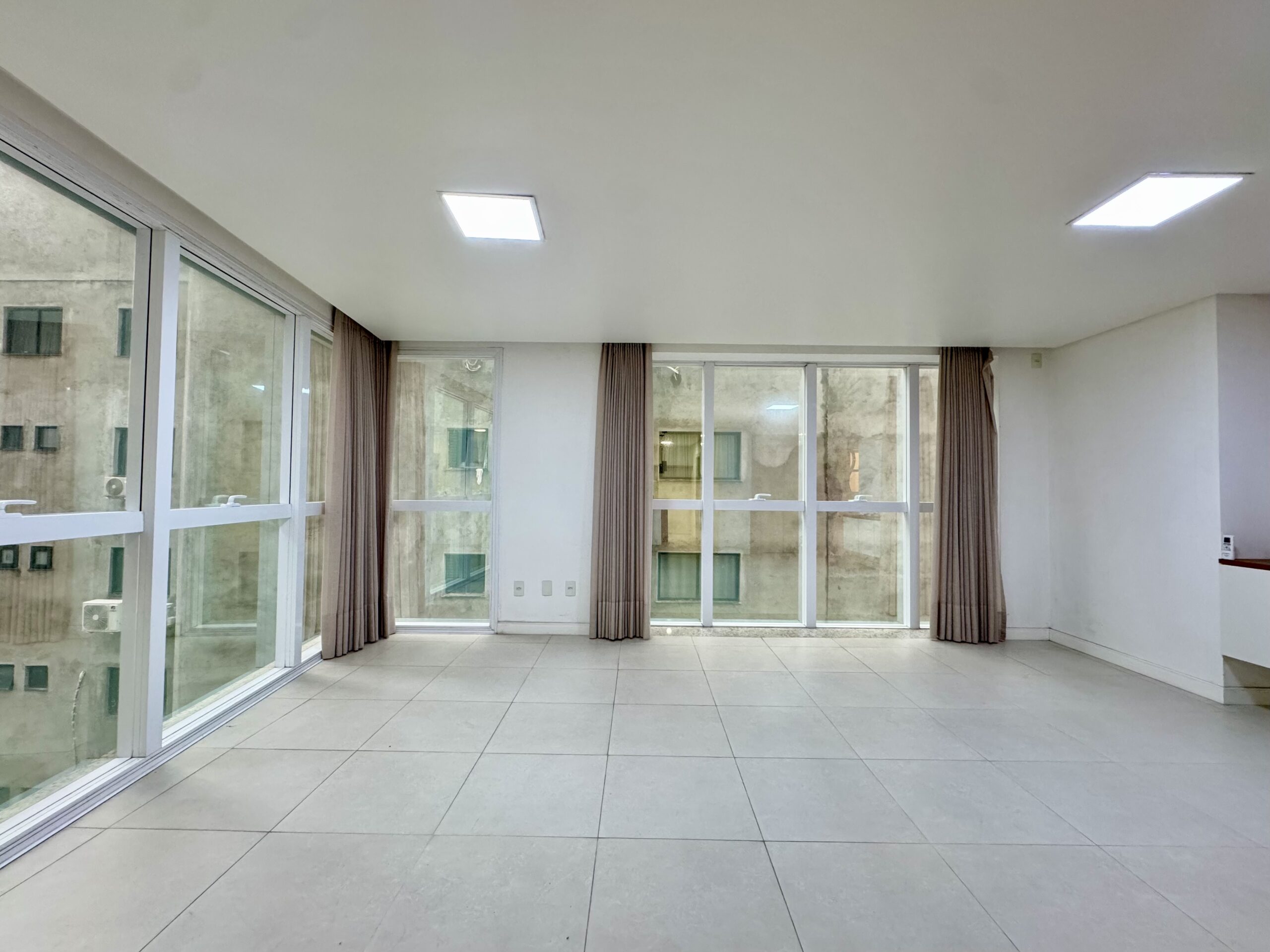  - Apartamento à venda em Balneário Camboriú, Centro, com 3 quartos, 138m²