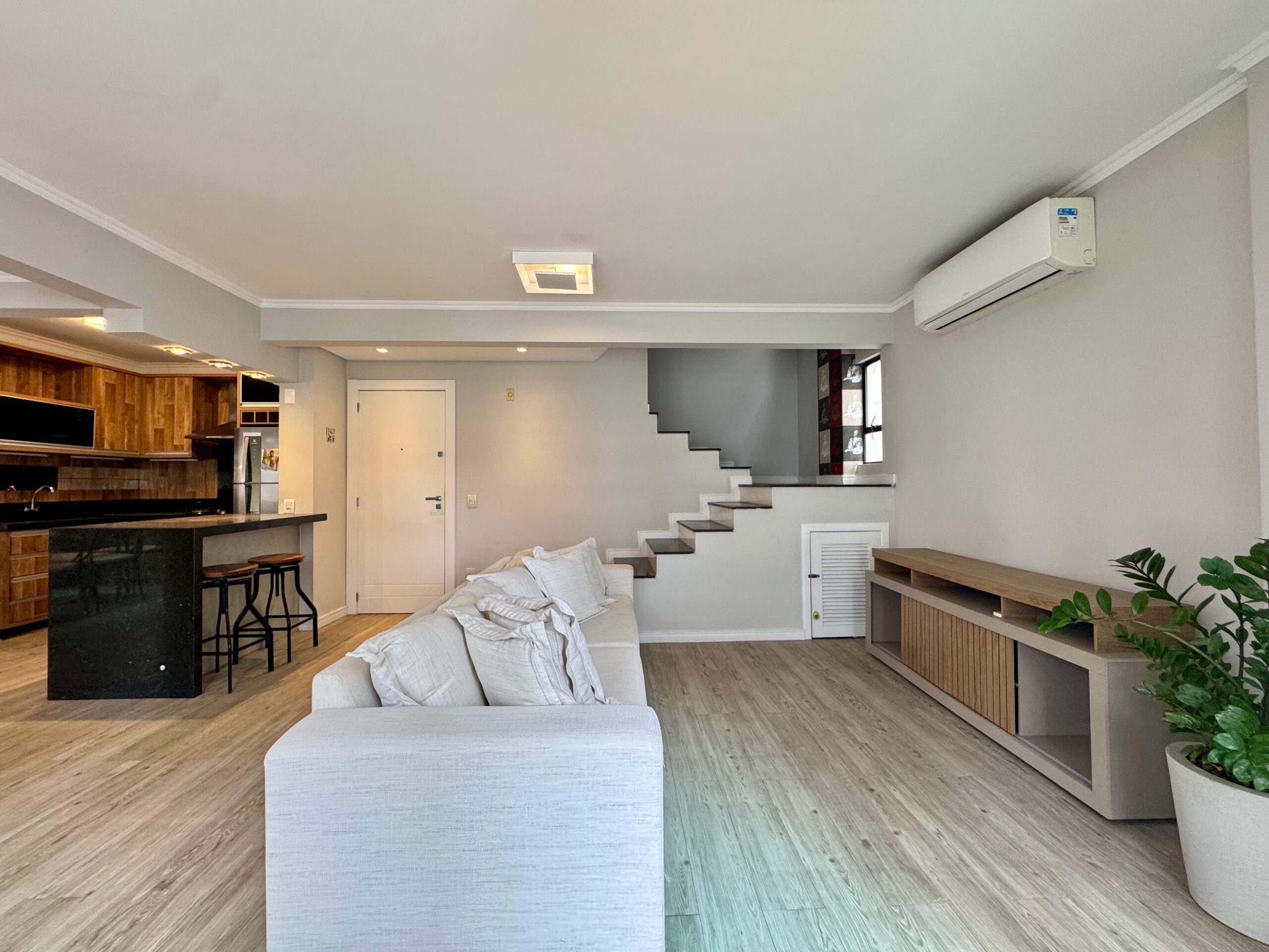  - Apartamento à venda em Balneário Camboriú, Centro, com 3 quartos, 149.2m²