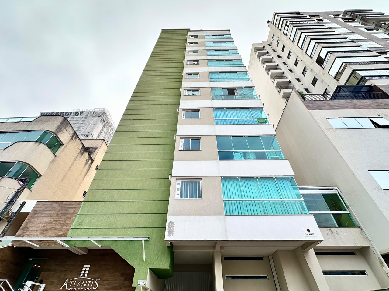 Apartamento à venda em Itapema, Meia praia, com 3 quartos, 110m² - Invicta Itapema - Assessoria Imobiliária