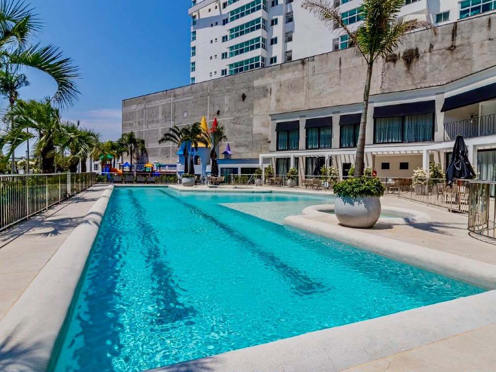 CASA TRIPLEX NO PORTO RIVIERA